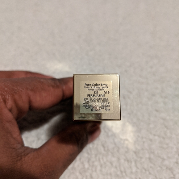 Estée Lauder lipstick in Persuasive - Picture 2 of 2